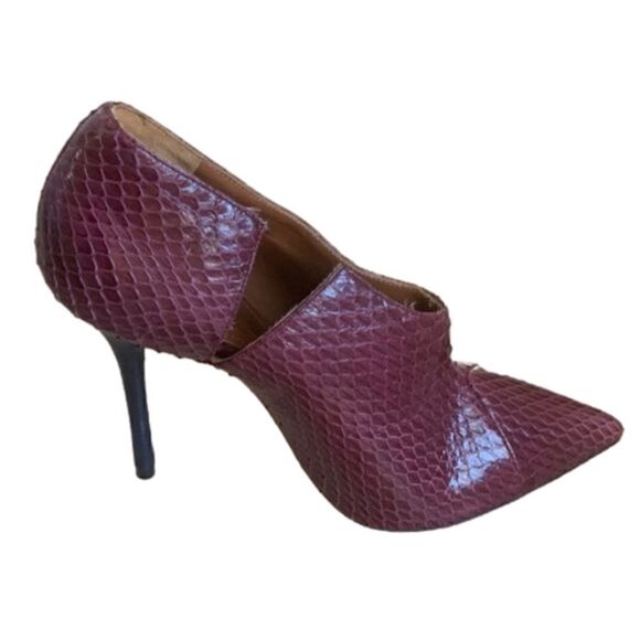 Malone Soulier Snakeskin Heels Wine Magenta - Picture 2 of 5